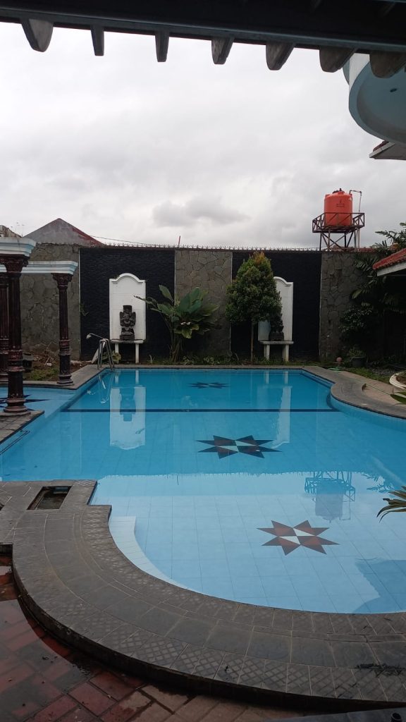 Quiet academic guesthouse near UGM with swimming pool