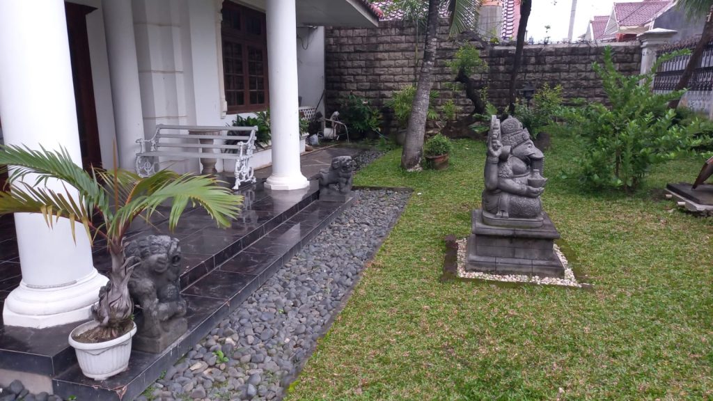 Garden terrace at Griya Ewolu for a place to calm the day 