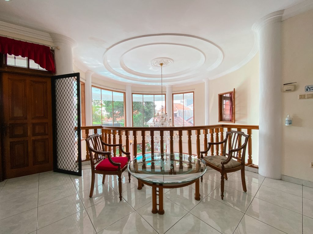 Warm and peaceful academic living at Griya Ewolu
